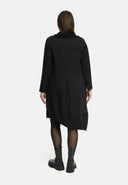 'Lunet' kjole – moderne, elegant & med karakterstærkt design