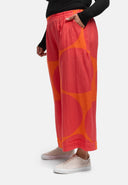 Spodnie 'Solina' – przewiewne, graficzne i nowoczesne