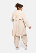 Parka przejściowa 'Livia' – miękka, dopracowana w szczegółach i nowoczesna